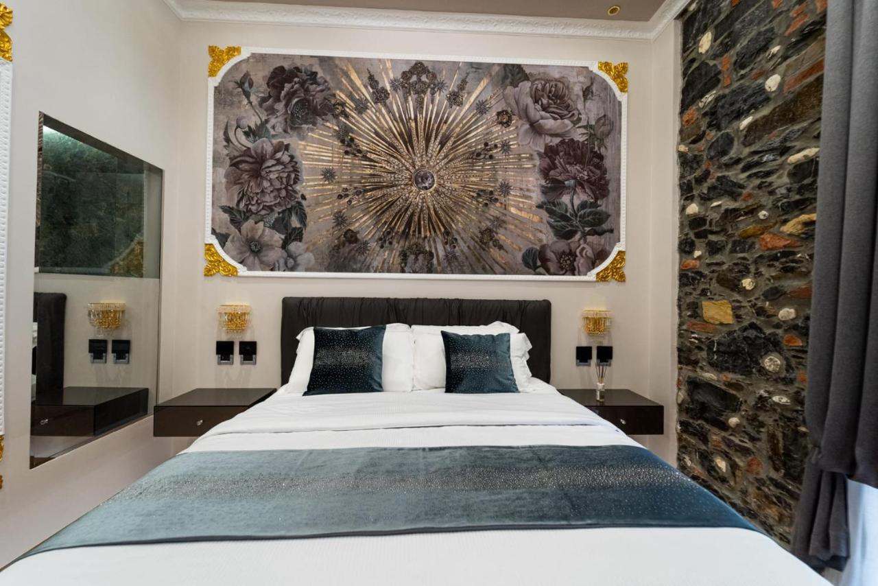 Queen Cattleya Suite Genoa Bagian luar foto